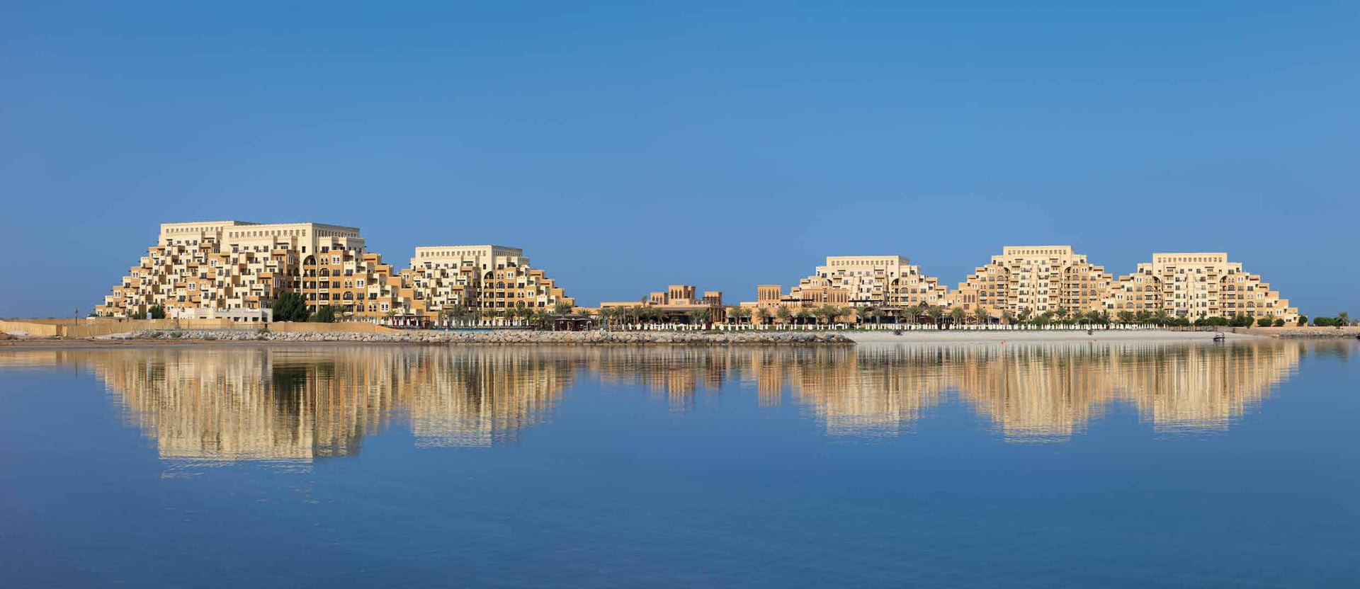 Bab Al Bahr Residences by Al Hamra Real Estate Developer, Al Marjan Island. Render supplied by developer.
