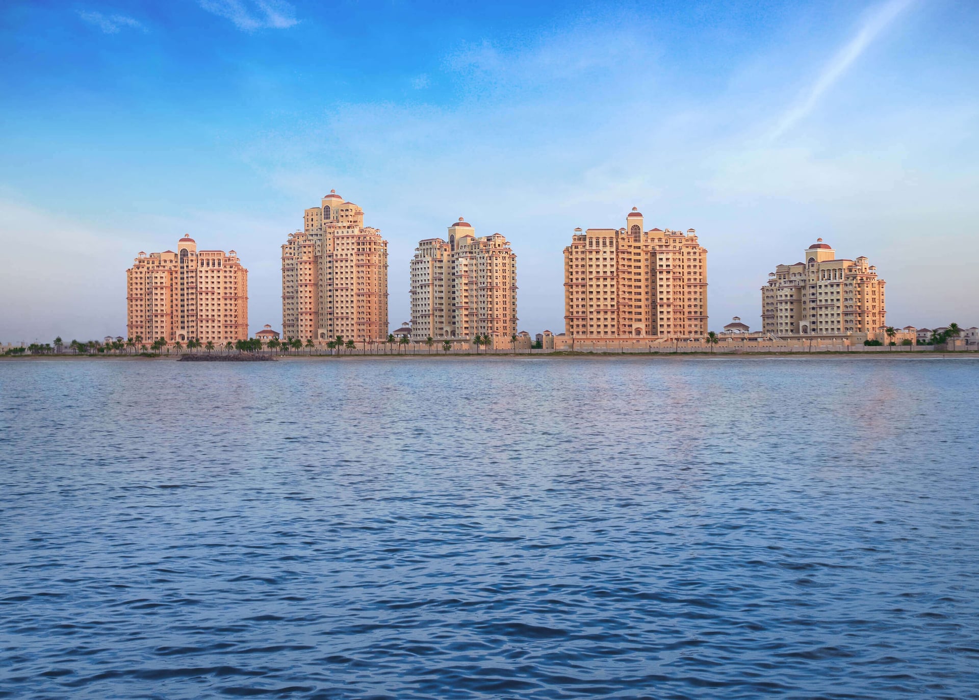 The Royal Breeze Residences by Al Hamra Real Estate Developer, Al Jazeera Al Hamra. Render supplied by developer.