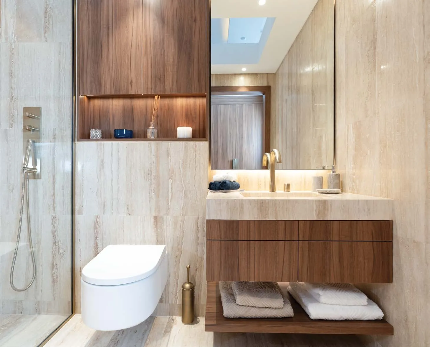 Bab Al Qasr Sea View 51 by Burtville Developments, image 22 of 23. Render supplied by developer.