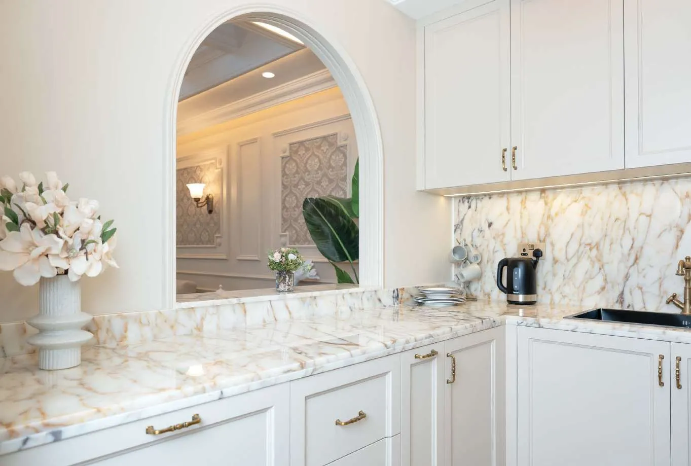 Bab Al Qasr Royal Residence 28 by Burtville Developments, image 17 of 23. Render supplied by developer.